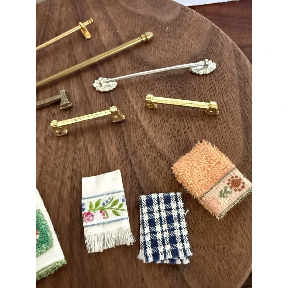 Dollhouse Miniature 1:12 Bathroom Towel Racks Towels Curtain Rods Lot of Many